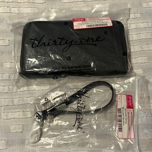 Thirty One All About The Benjamins Black Distressed Pebble BNWT